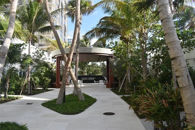 $2,749,000 | 6365 Collins Avenue, Unit 1901, Miami Beach, FL 33141