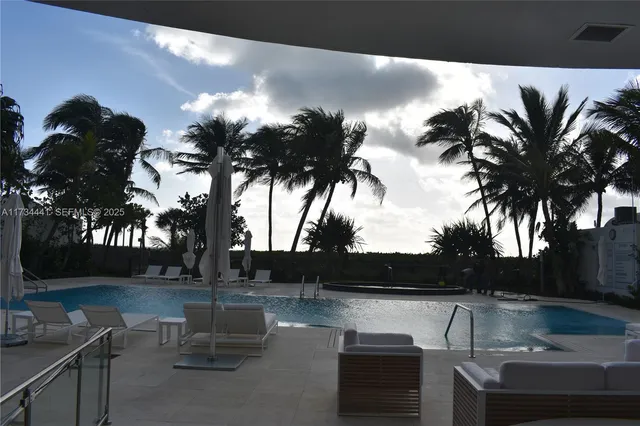 $2,749,000 | 6365 Collins Avenue, Unit 1901, Miami Beach, FL 33141