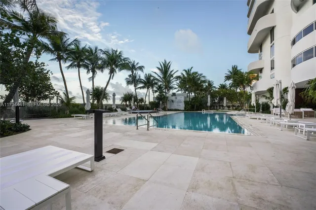 $2,749,000 | 6365 Collins Avenue, Unit 1901, Miami Beach, FL 33141