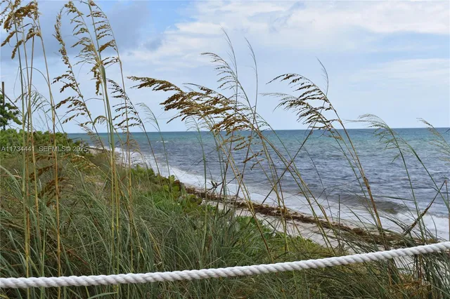 $2,749,000 | 6365 Collins Avenue, Unit 1901, Miami Beach, FL 33141