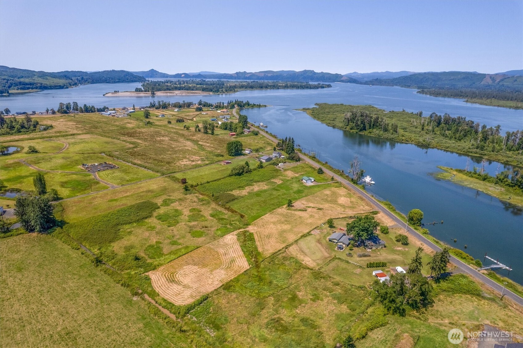 411 West Birnie Slough Road Cathlamet, WA 98612 - Photo 11 of 23 Gallery Image 11