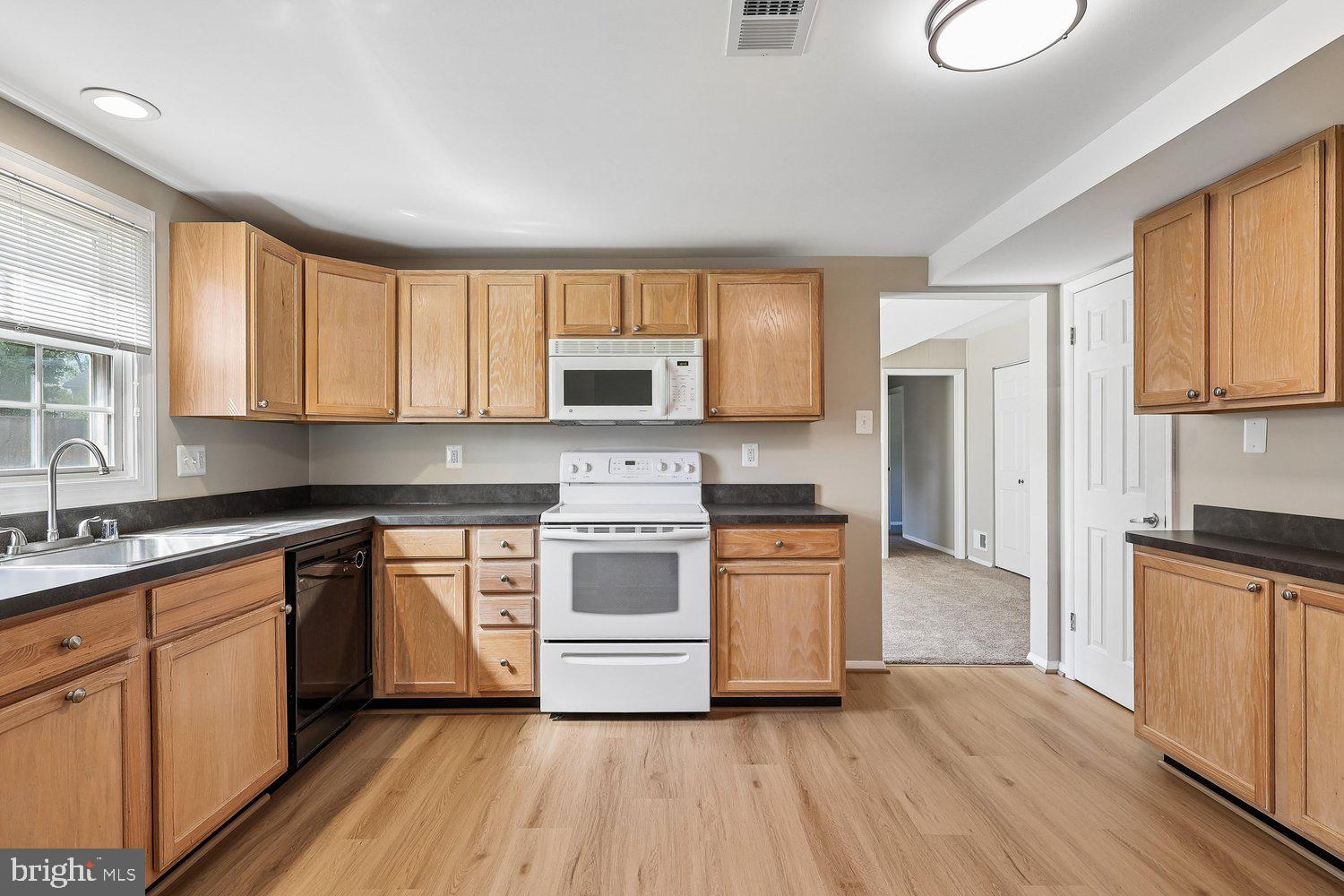 2423 Flowering Tree Lane Gambrills, MD 21054 - Photo 11 of 57 Kitchen
