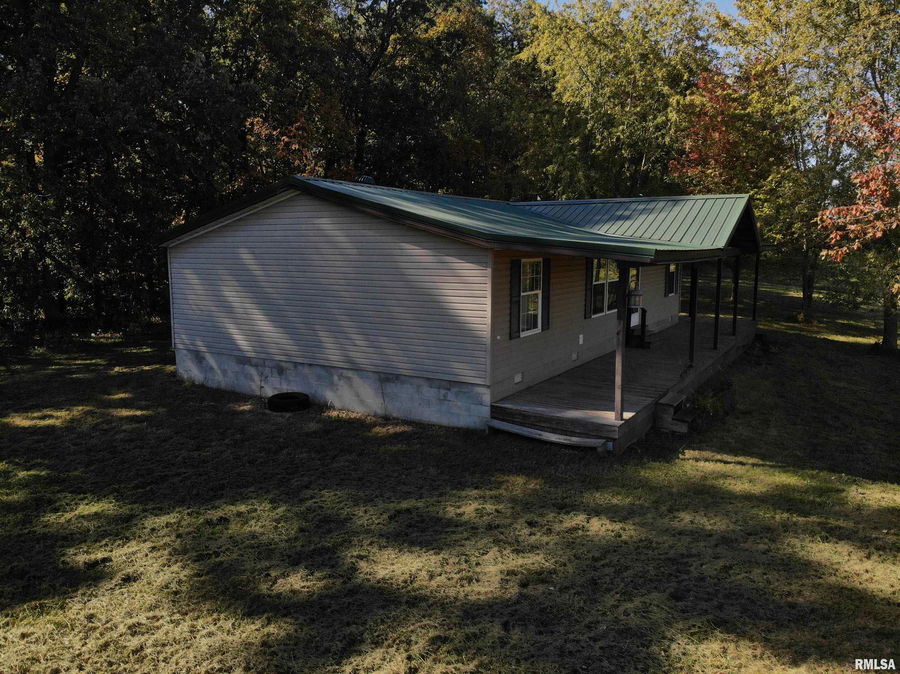 4493 England Road Salem, IL 62881 - Photo 7 of 47