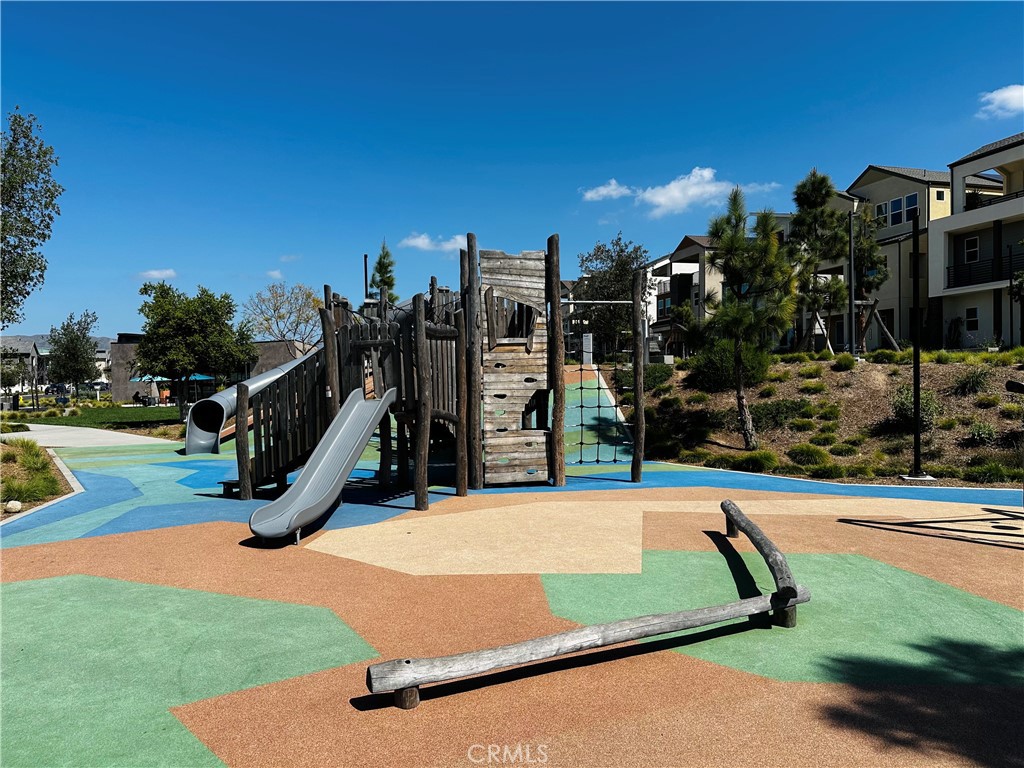 124 Yugen Irvine, CA 92618 - Photo 30 of 31 a park view with a sitting space and garden