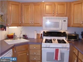 208 Harrison Road Brookhaven, PA 19015 - Photo 4 of 14 Kitchen