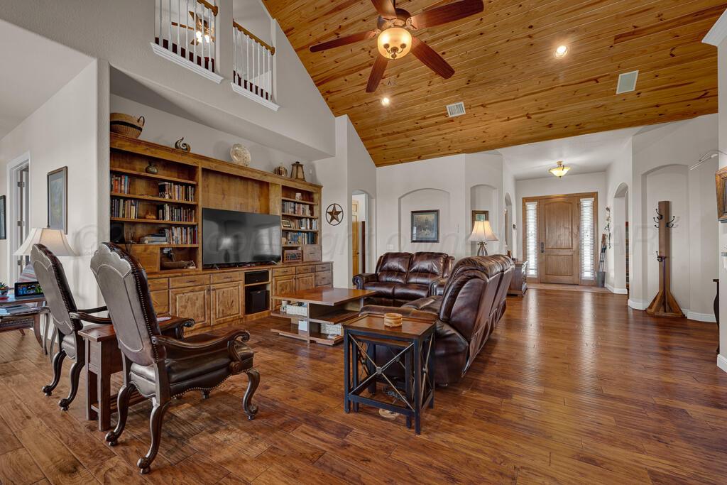 7701 Canyon Bend Road Amarillo, TX 79118 - Photo 17 of 67 living room 2