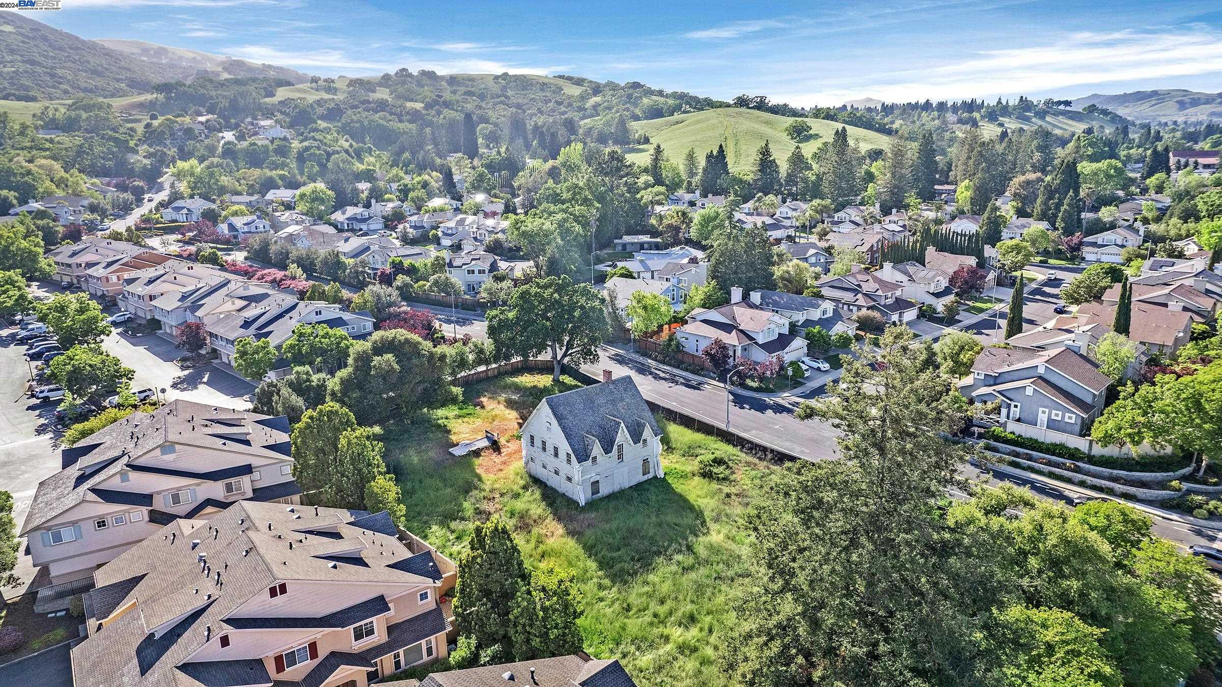 19251 San Ramon Valley Boulevard San Ramon, CA 94583 - Photo 14 of 22 an aerial view of multiple house