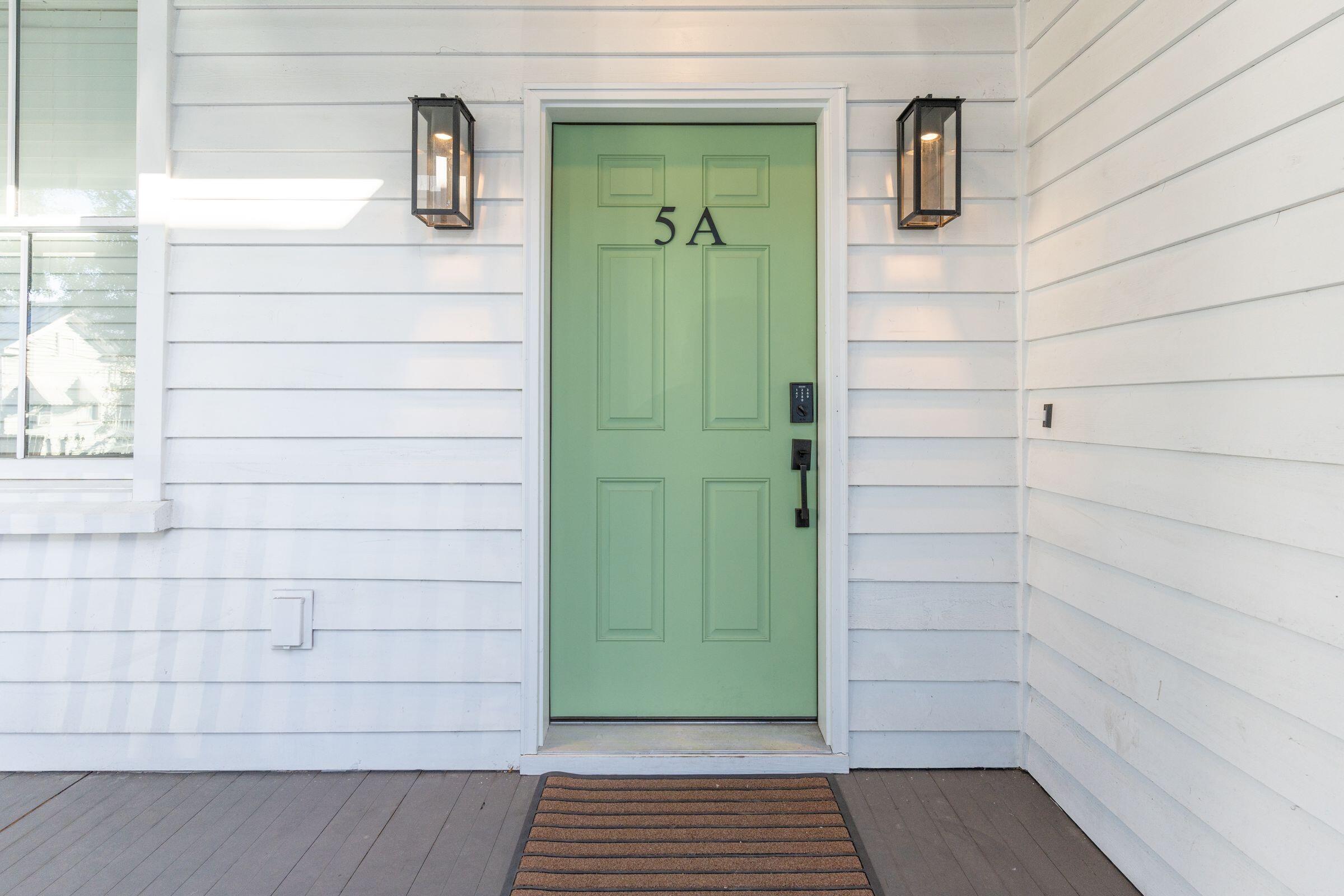 5 Addison Street Charleston, SC 29403 - Photo 4 of 38 5AddisonSt-KeenEyeMarketing-007