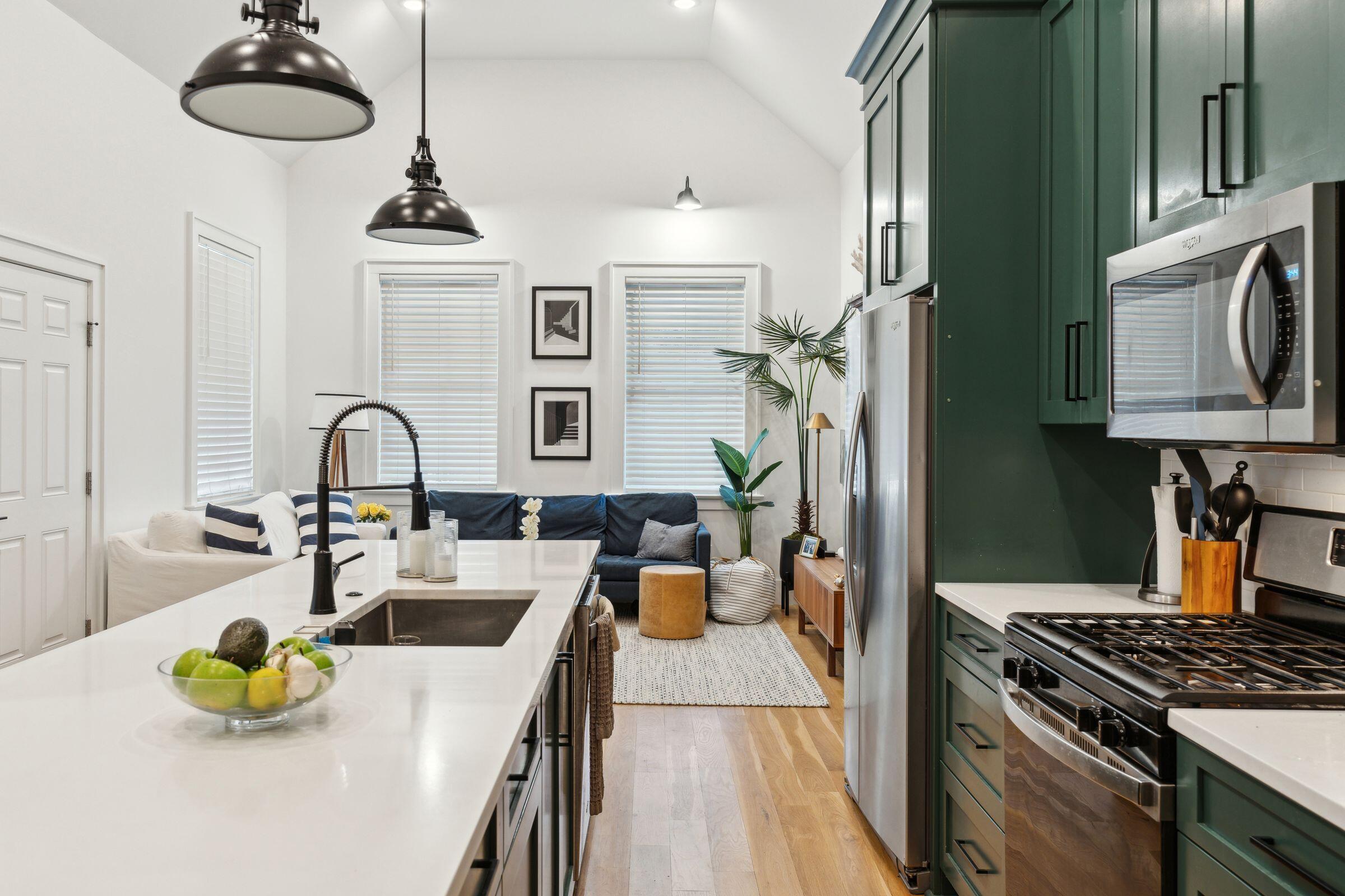 5 Addison Street Charleston, SC 29403 - Photo 8 of 38 5AddisonSt-KeenEyeMarketing-014