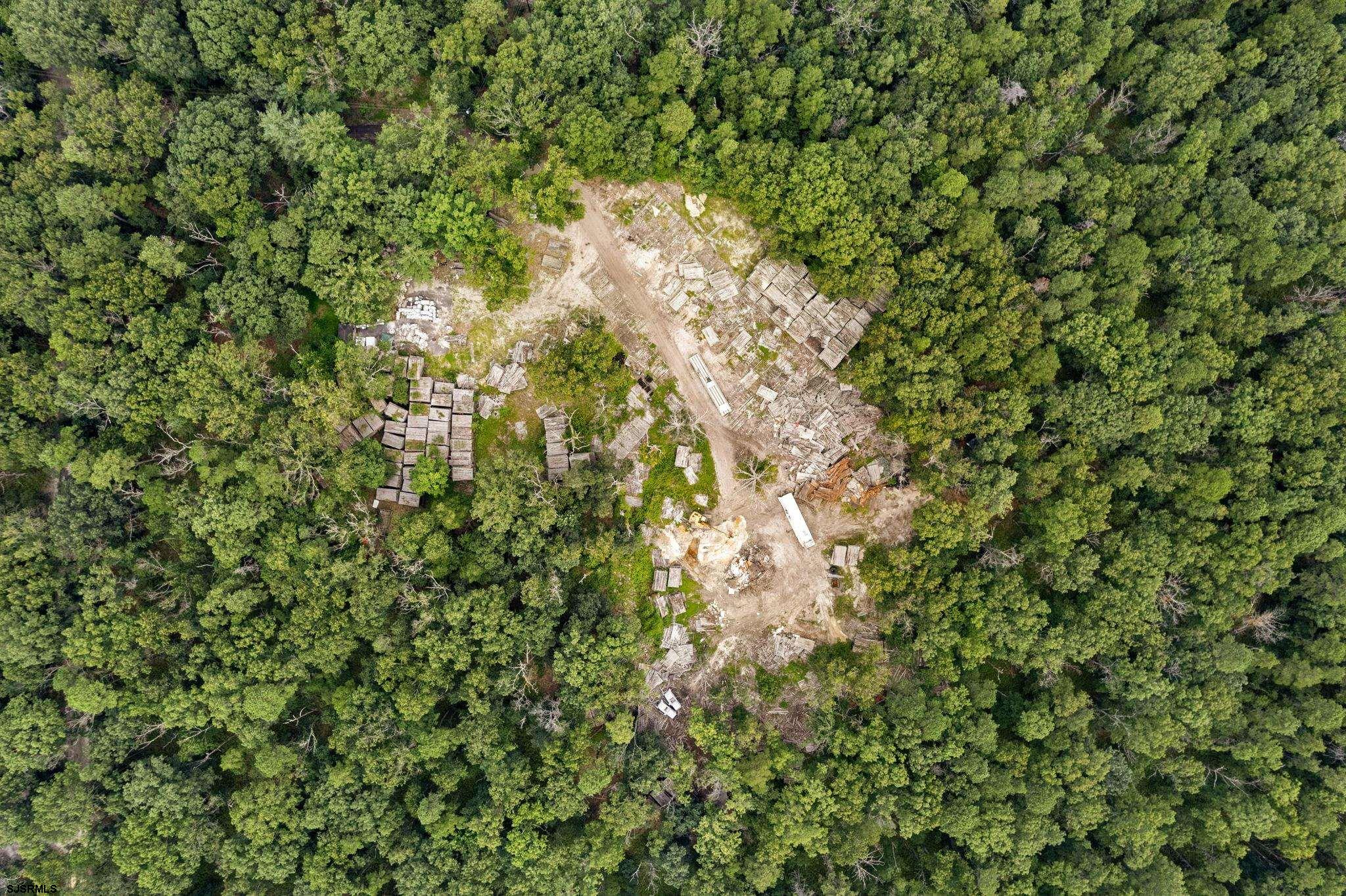 3030 South 1st Road Hammonton, NJ 08037 - Photo 7 of 9 a backyard of a house