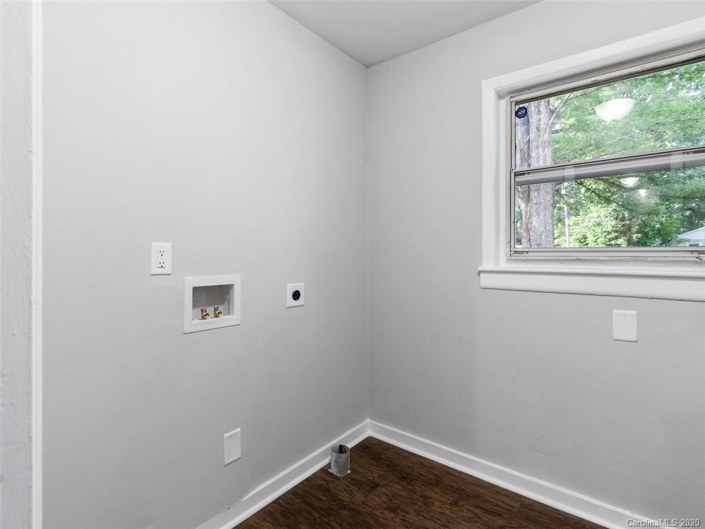 1609 Scott Road Statesville, NC 28625 - Photo 13 of 35 an empty room with a window
