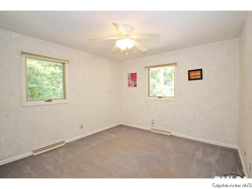 855 Independence Springfield, IL 62702 - Photo 18 of 36