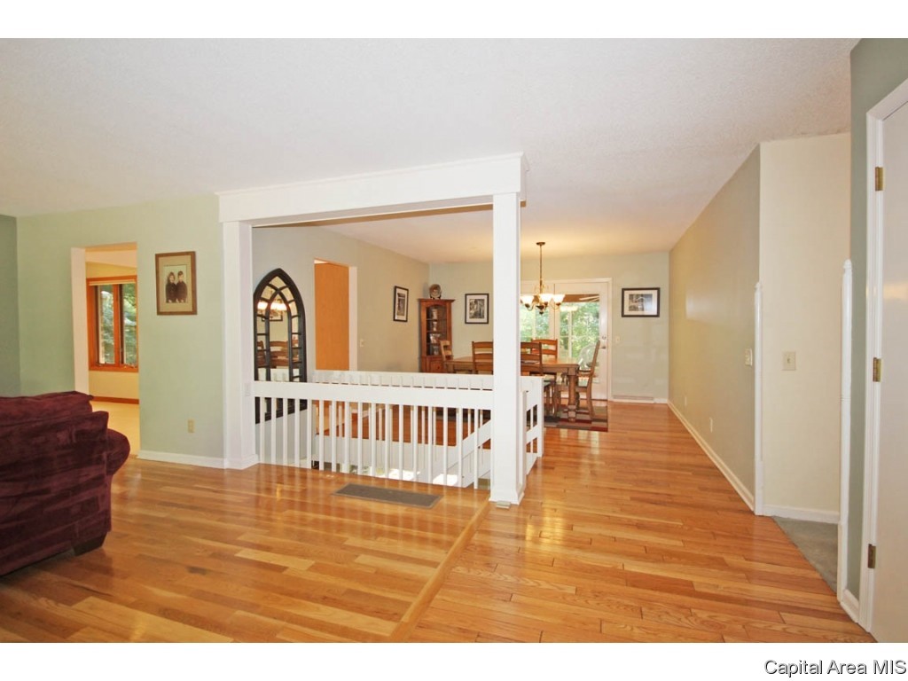 855 Independence Springfield, IL 62702 - Photo 2 of 36