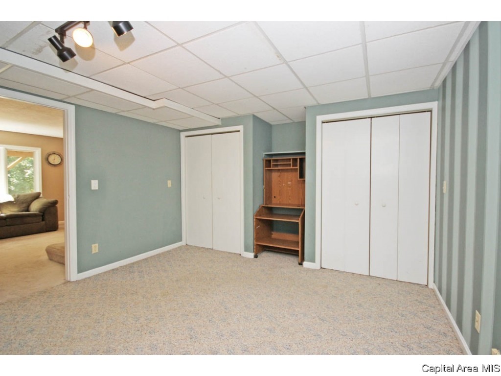 855 Independence Springfield, IL 62702 - Photo 25 of 36