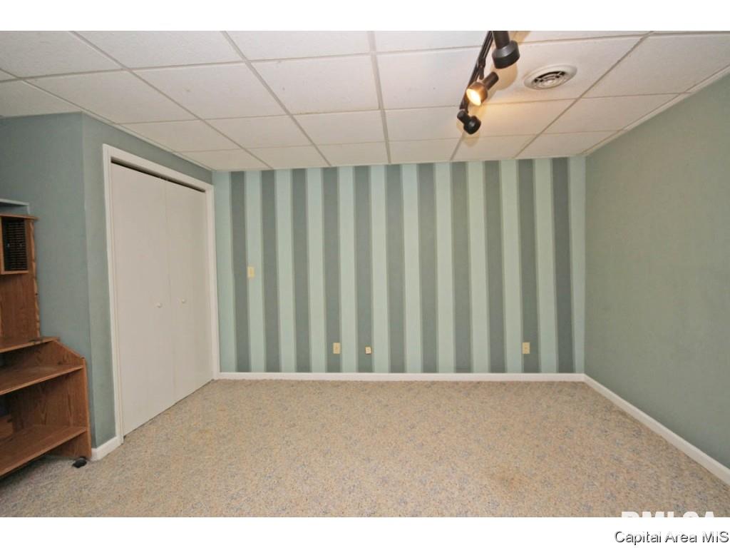 855 Independence Springfield, IL 62702 - Photo 26 of 36