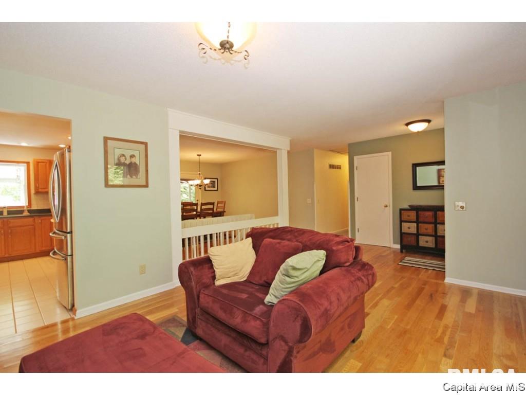 855 Independence Springfield, IL 62702 - Photo 3 of 36
