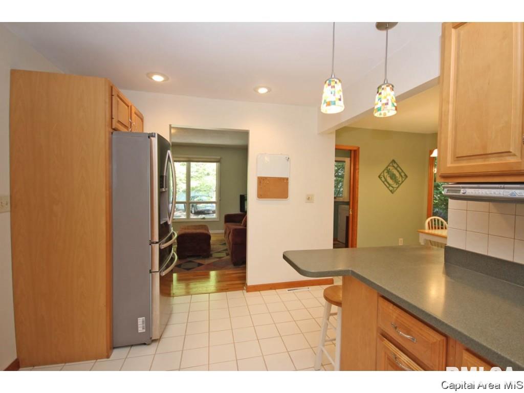 855 Independence Springfield, IL 62702 - Photo 8 of 36