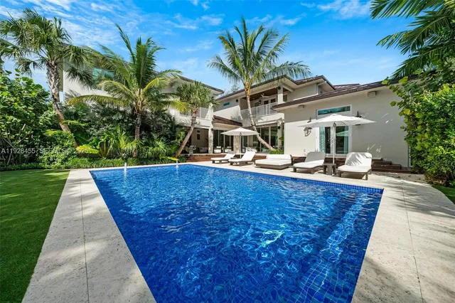 a view of a hallway with a hallway