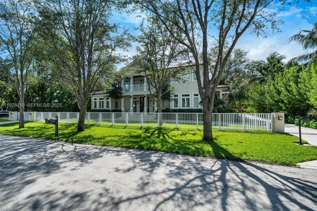 $6,900,000 | 7220 Southwest 125th Street, Pinecrest, FL 33156