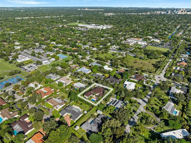 $6,900,000 | 7220 Southwest 125th Street, Pinecrest, FL 33156