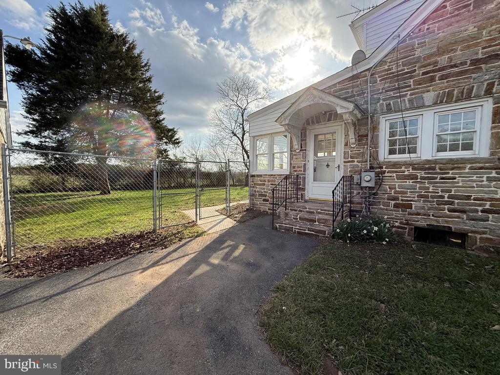 6245 Middleburg Road Keymar, MD 21757 - Photo 33 of 77 a view of a house with backyard and garden