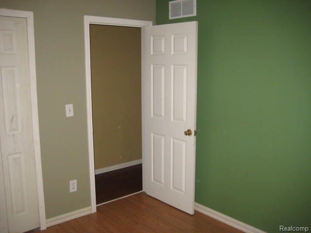 207 East Road Holly, MI 48442 - Photo 20 of 25 264-018276 - Bedroom 1 (2).JPG