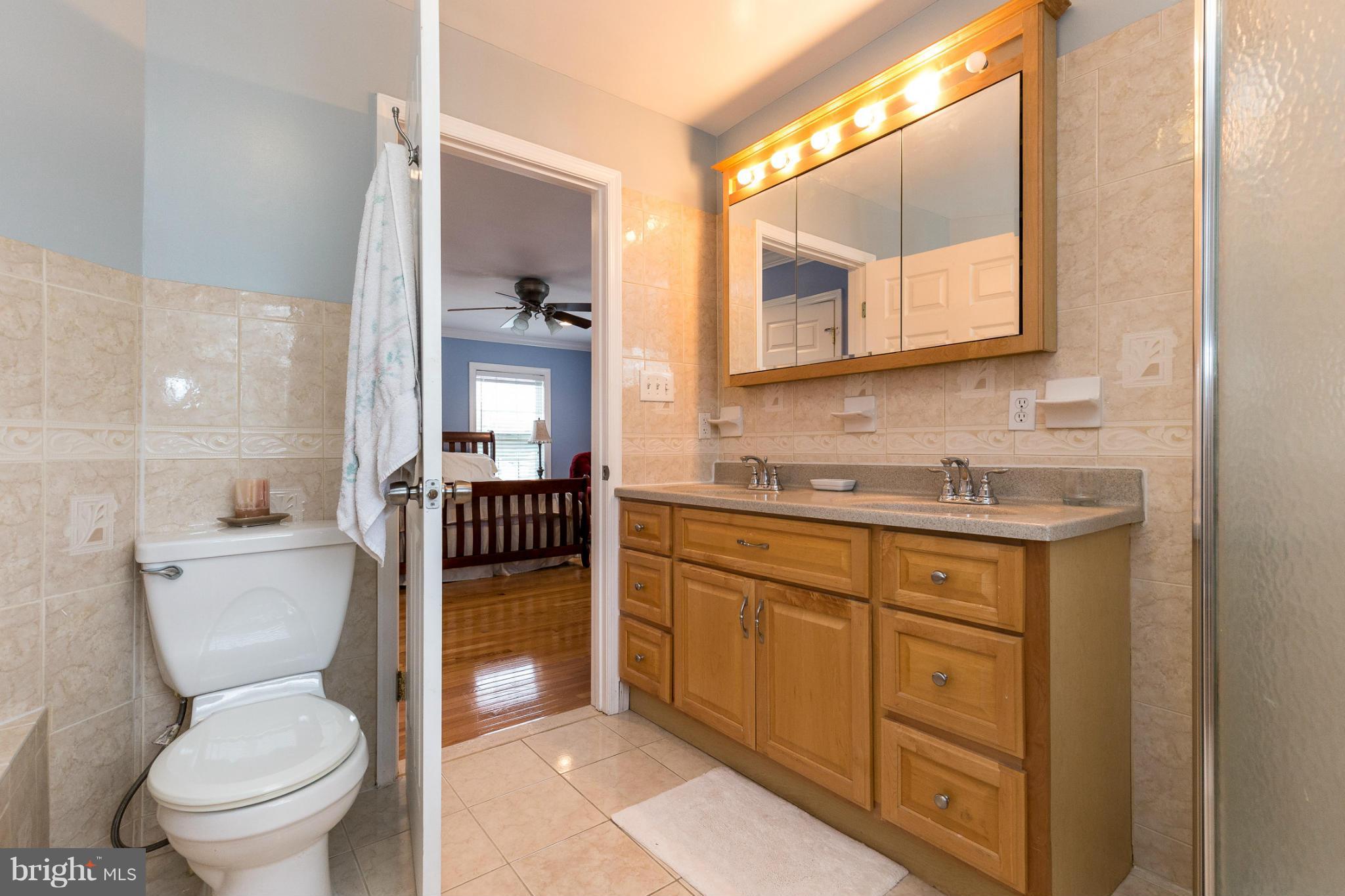 9000 Adelphi Road Adelphi, MD 20783 - Photo 21 of 30 Bath (Master)