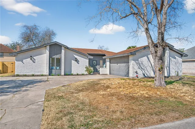 $329,000 | 4401 Wood River Drive, Corpus Christi, TX 78410