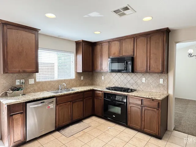 $425,000 | Undisclosed Address, Bakersfield, CA 93311