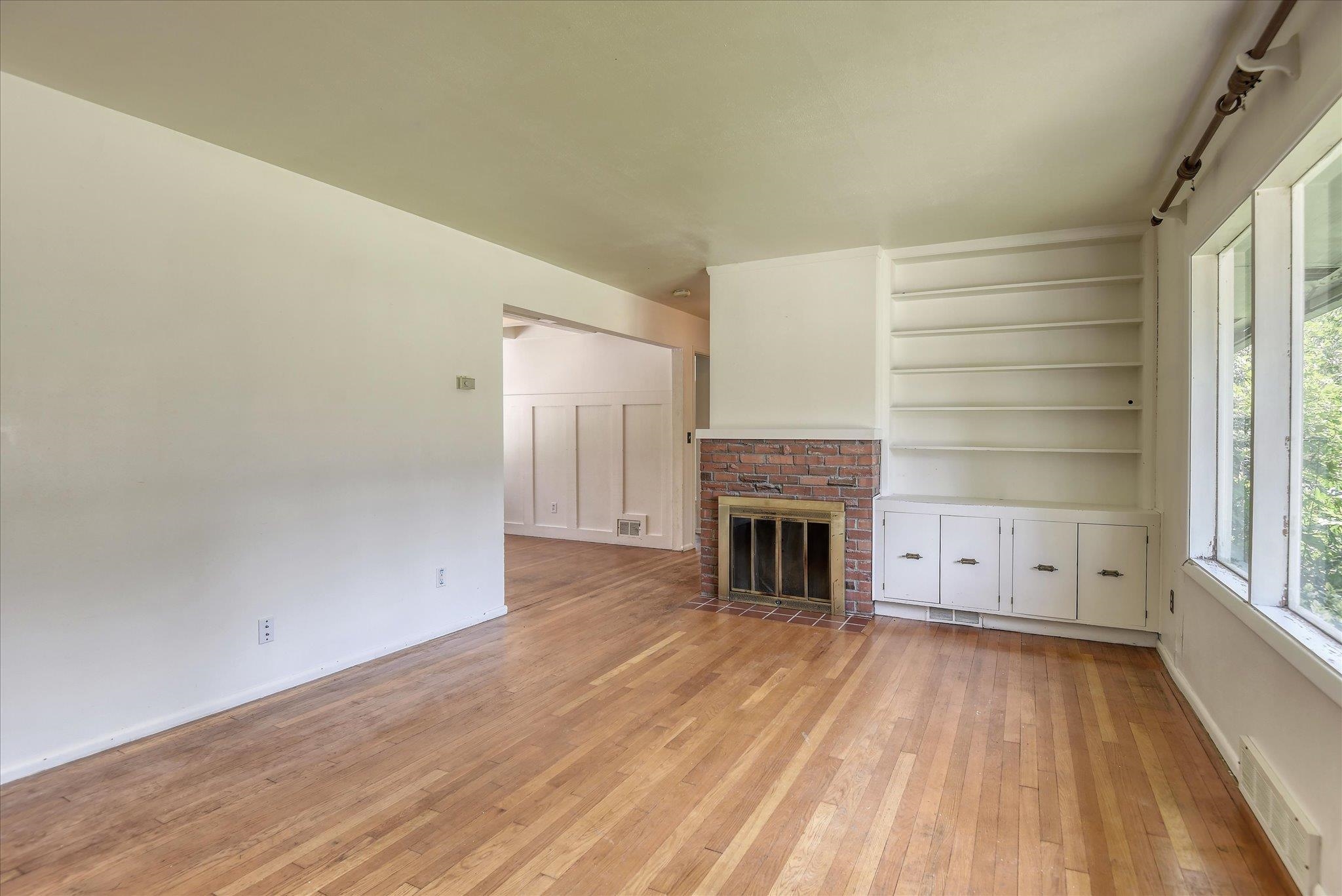 4223 South Hogan Street Spokane, WA 99203 - Photo 5 of 43