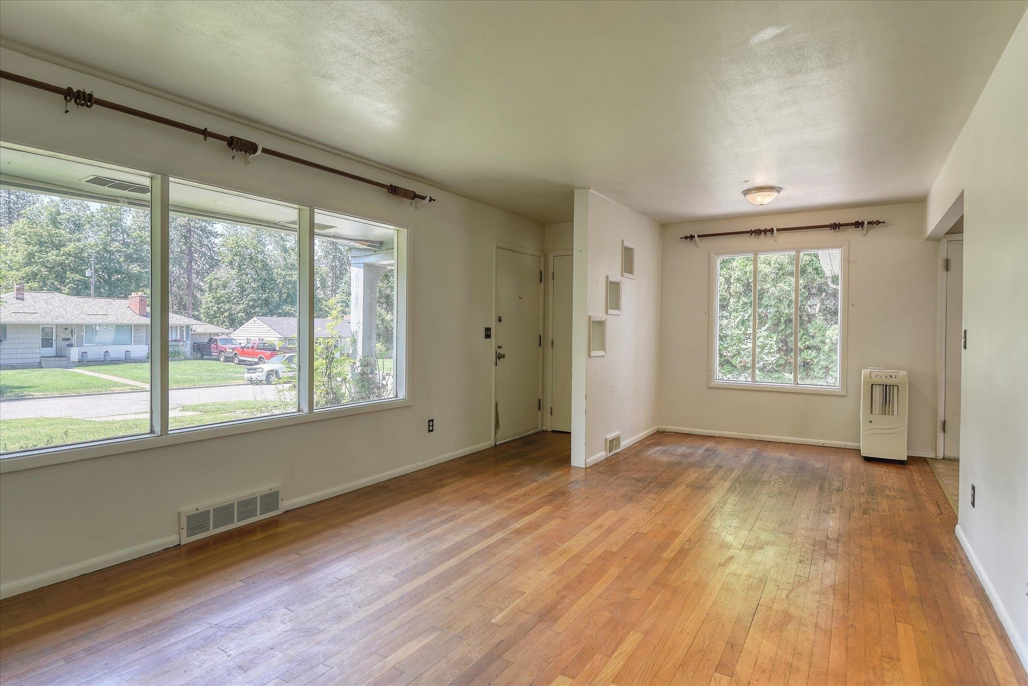 4223 South Hogan Street Spokane, WA 99203 - Photo 8 of 43