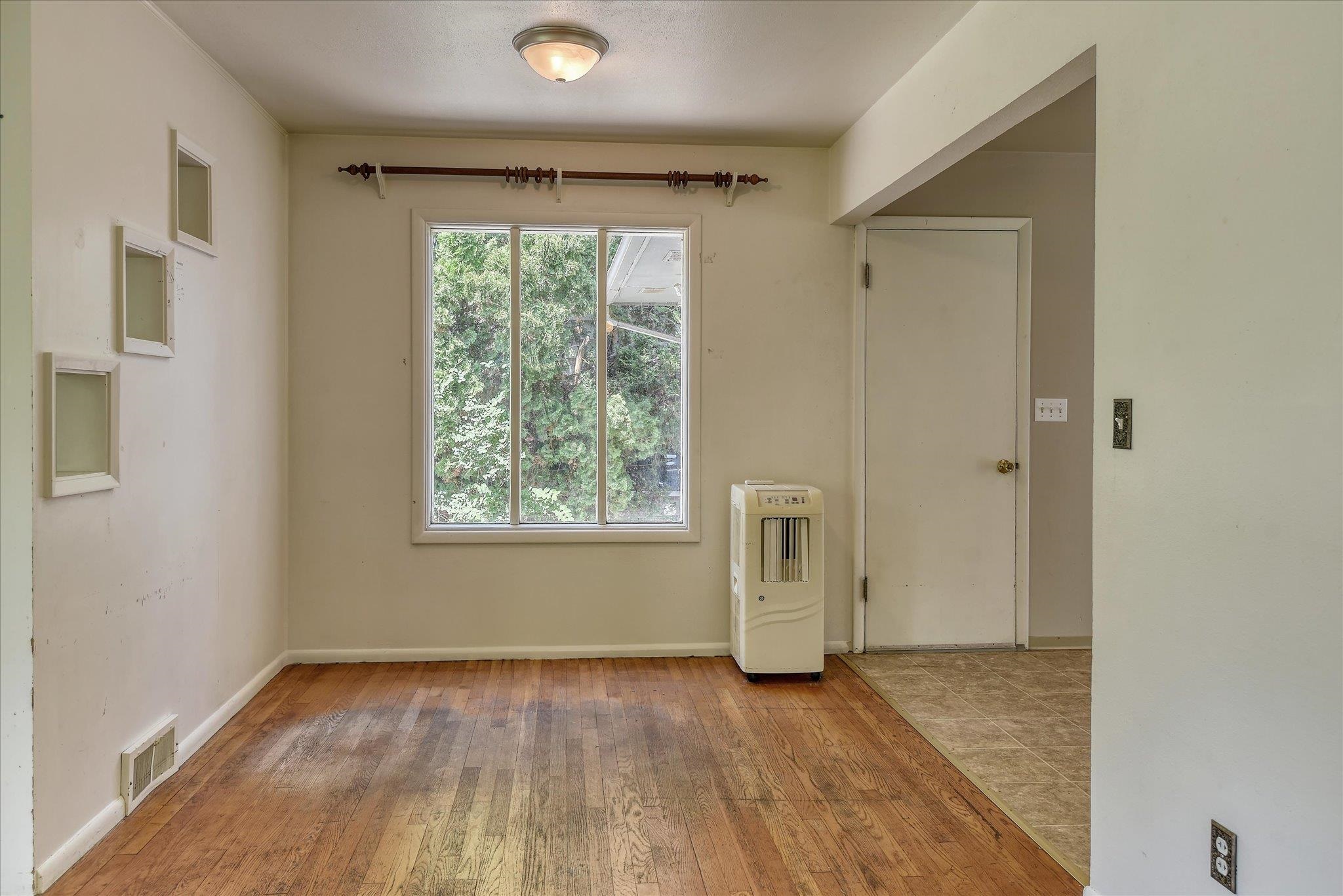4223 South Hogan Street Spokane, WA 99203 - Photo 9 of 43