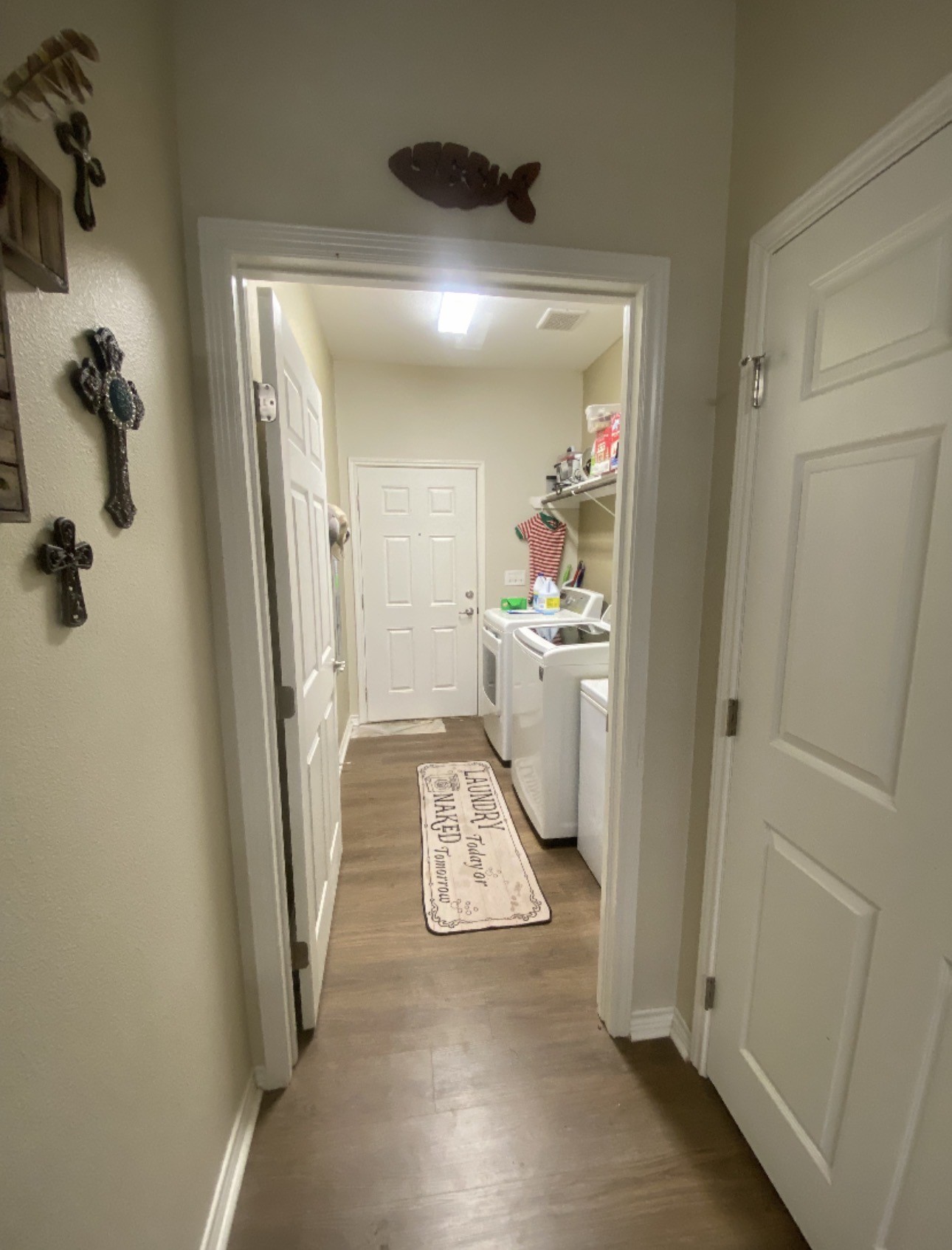 500 Warnock Glade Road Colmesneil, TX 75938 - Photo 13 of 18 a view of a hallway and a livingroom with furniture