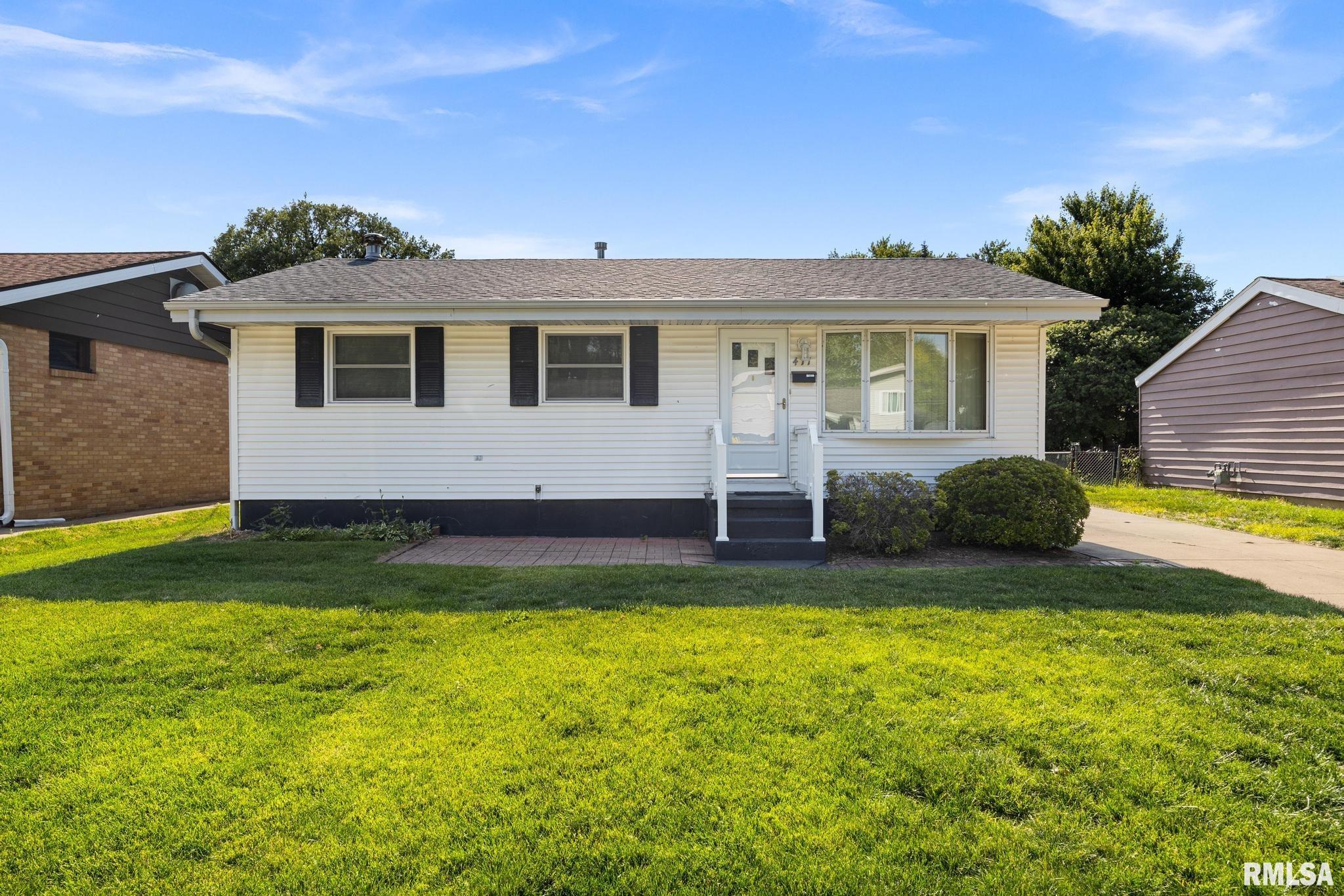 411 Manor Street Pekin, IL 61554 - Photo 2 of 29