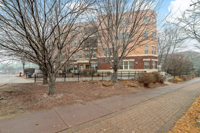 $185,000 | 150 East Burnsville Parkway, Unit 310, Burnsville, MN 55337