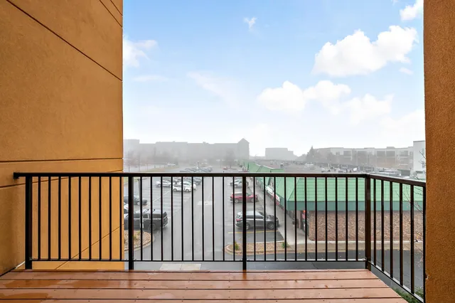 $185,000 | 150 East Burnsville Parkway, Unit 310, Burnsville, MN 55337