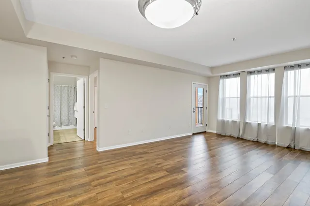 $185,000 | 150 East Burnsville Parkway, Unit 310, Burnsville, MN 55337