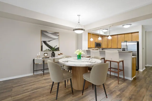 $185,000 | 150 East Burnsville Parkway, Unit 310, Burnsville, MN 55337