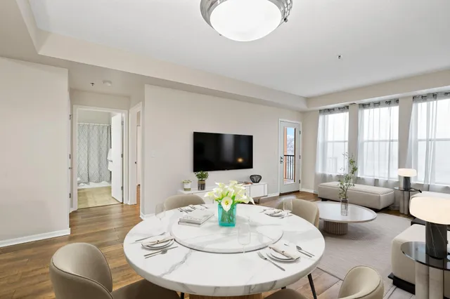 $185,000 | 150 East Burnsville Parkway, Unit 310, Burnsville, MN 55337