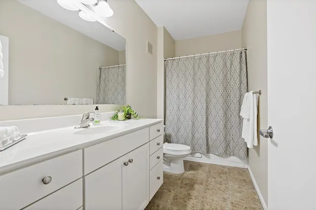 $185,000 | 150 East Burnsville Parkway, Unit 310, Burnsville, MN 55337