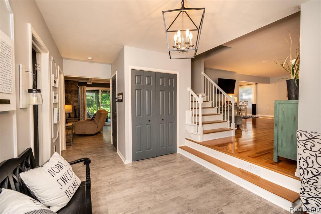 616 Campus Road Rochester Hills, MI 48309 - Photo 7 of 38