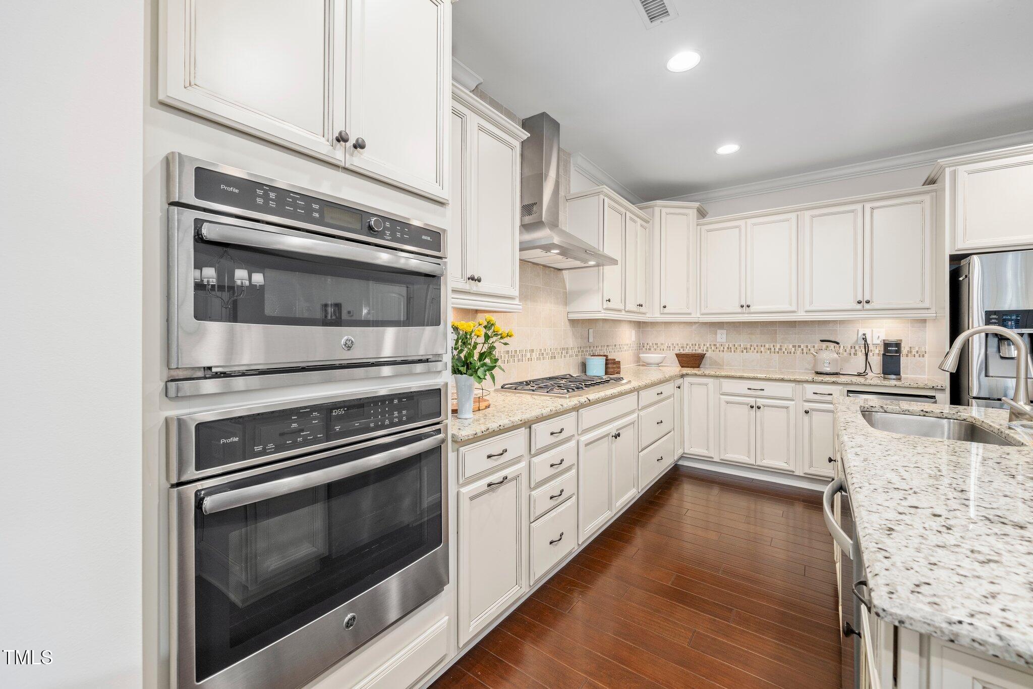 512 Fallon Grove Way Raleigh, NC 27608 - Photo 14 of 34 Gourmet Kitchen