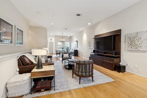 $685,000 | 4412 McKinney Avenue, Unit 10, Dallas, TX 75205