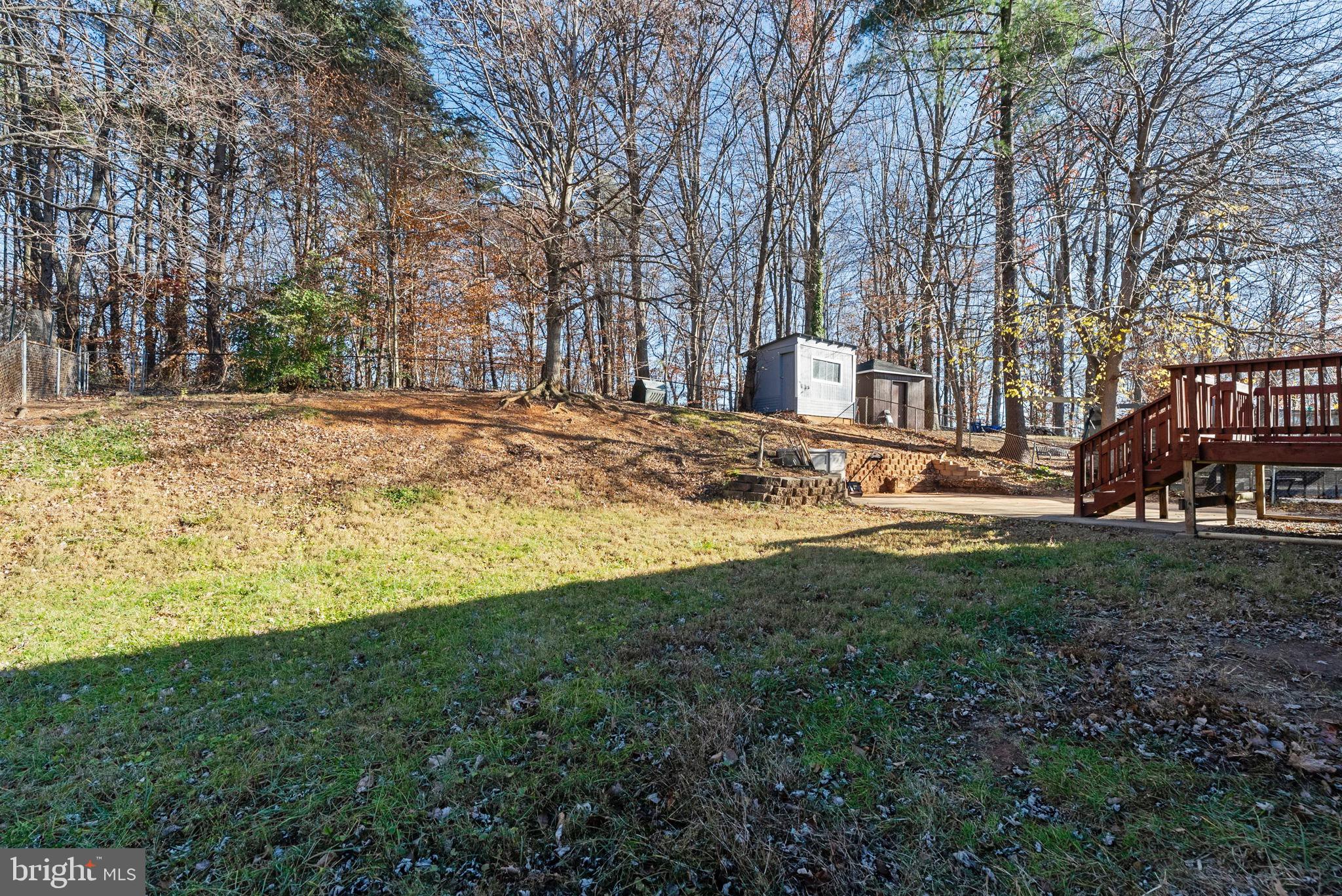 13421 Hillendale Drive Woodbridge, VA 22193 - Photo 21 of 28 a view of a yard with a house