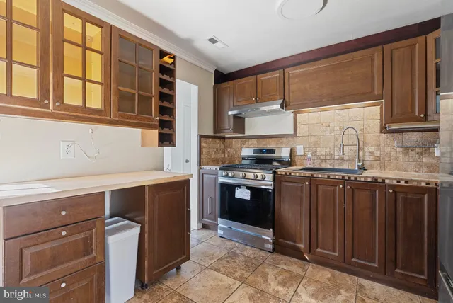 $498,000 | 13421 Hillendale Drive, Woodbridge, VA 22193