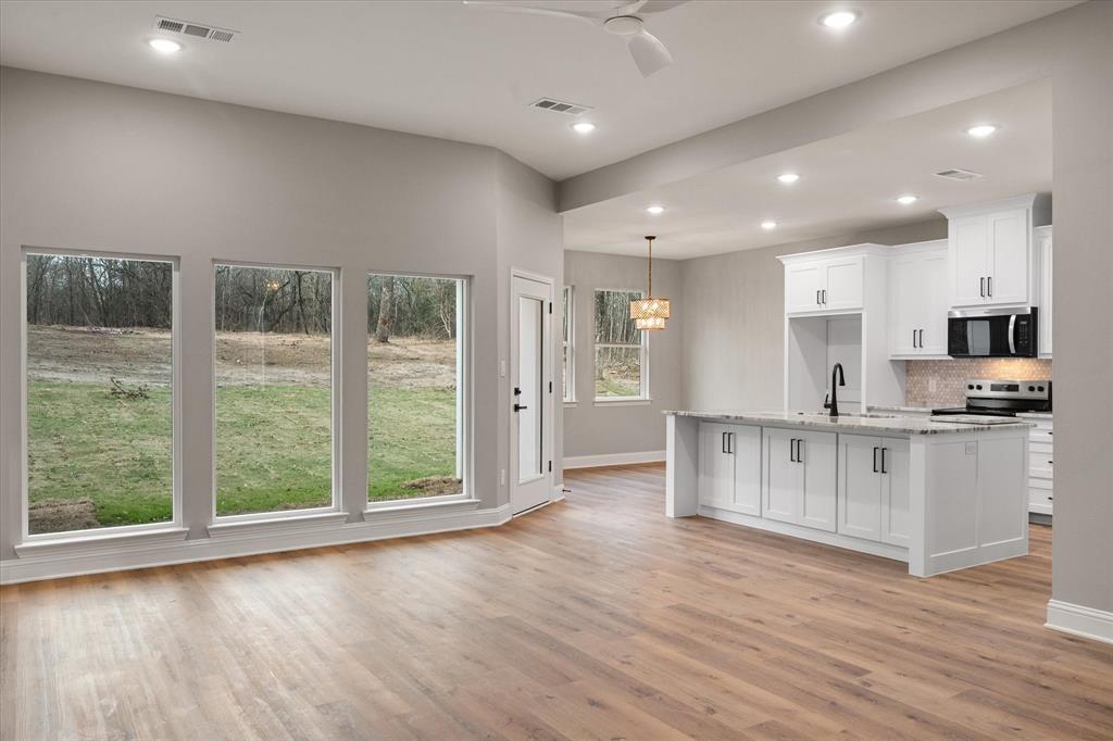 612 Southeast County Road Corsicana, TX 75109 - Photo 9 of 39