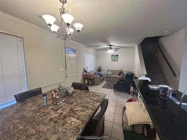 $450 | 223 Forest Drive, College Station, TX 77840