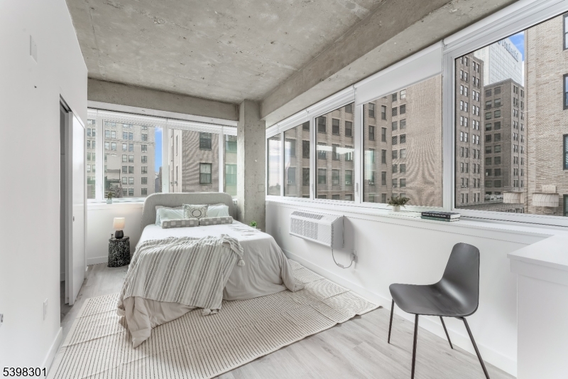 10 Commerce Court, Unit 2D Newark, NJ 07102 - Photo 6 of 8