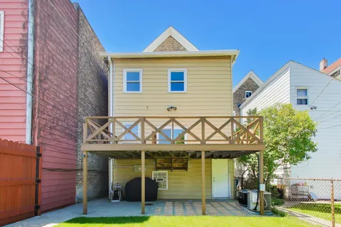 $725,000 | 3427 South Emerald Avenue, Chicago, IL 60616