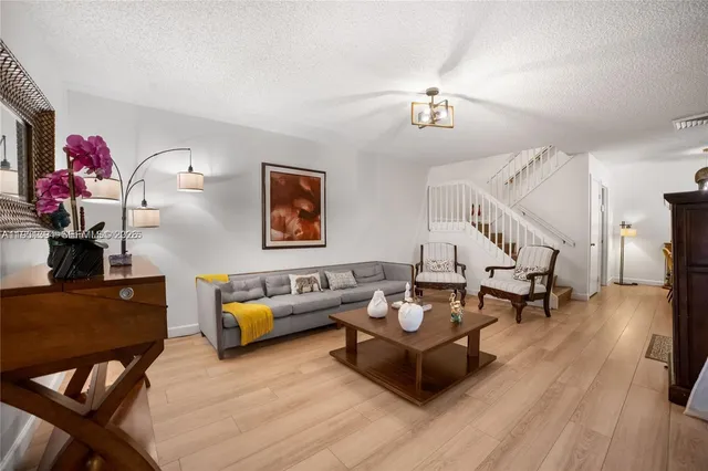 $439,900 | 9135 Southwest 20th Place, Unit D, Davie, FL 33324